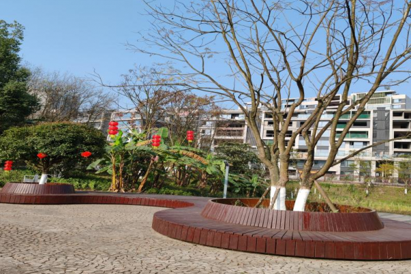 匠心守護 安全提質——興綠園林完成城市公園木質設施專項維修